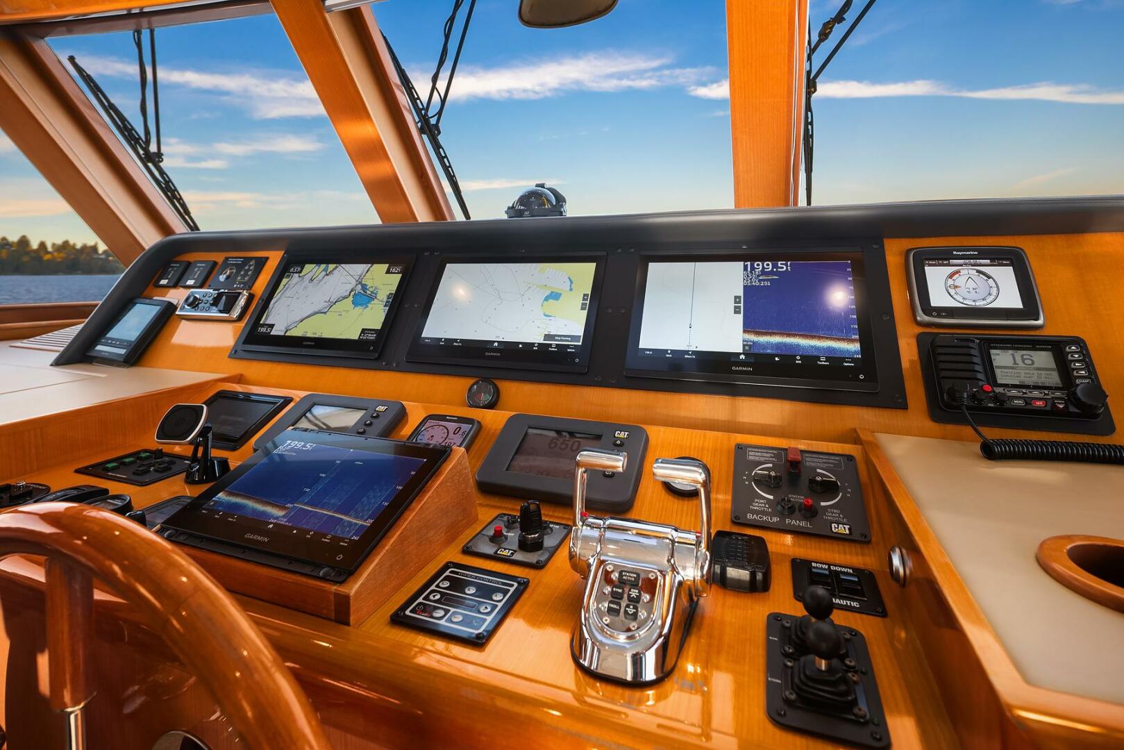 2014 Hampton 720 Skylounge LRC - Image 33