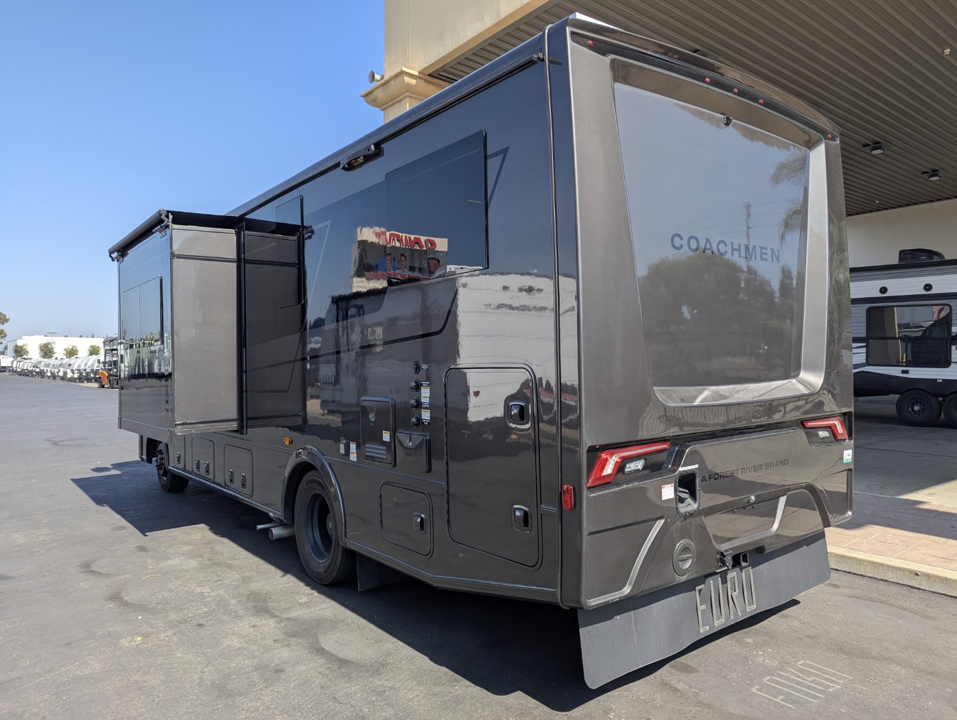 2026 Coachmen Euro 25TB - Image 4
