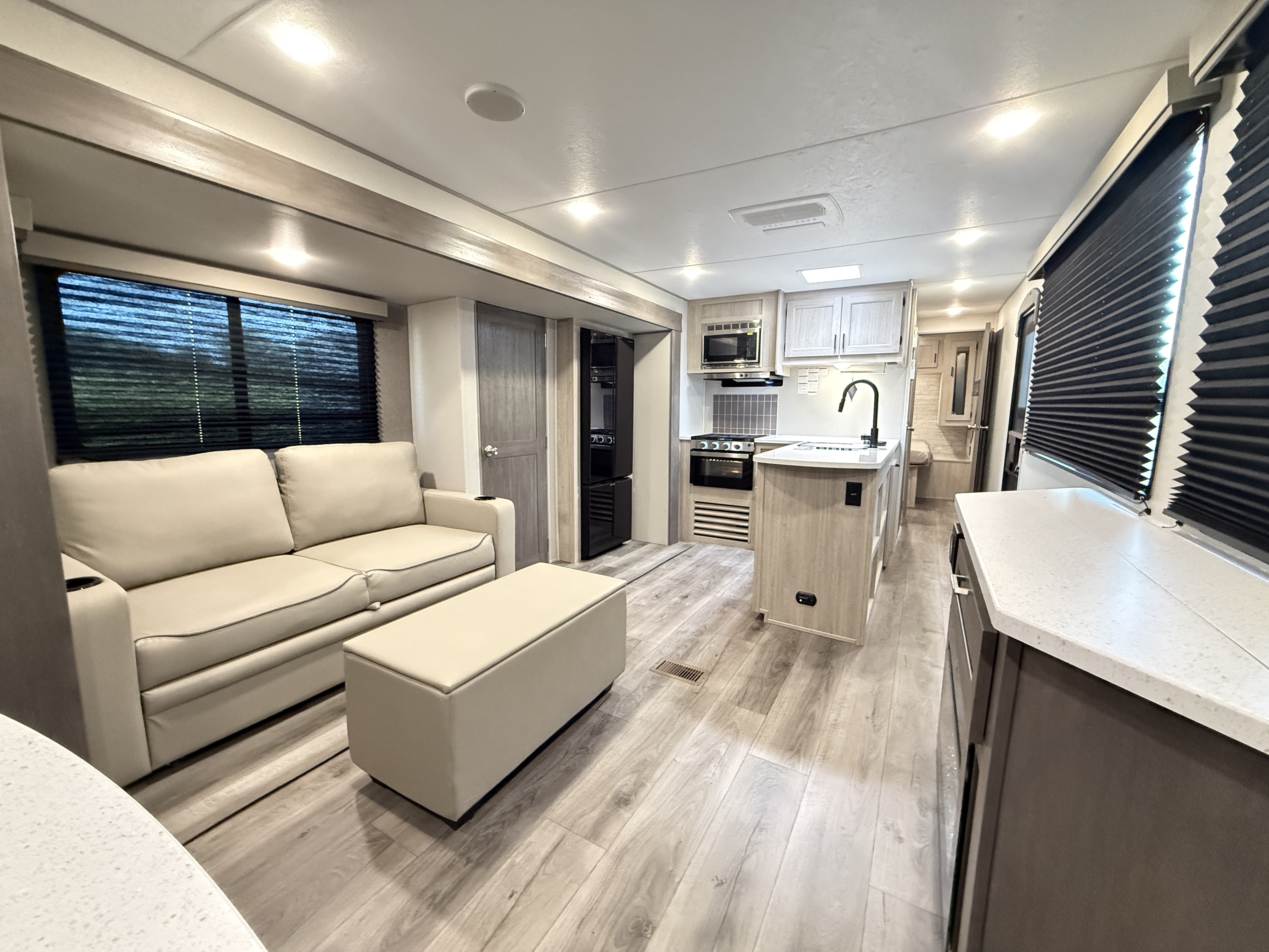 2026 Coachmen Catalina Legacy Edition 283RNR - Image 19
