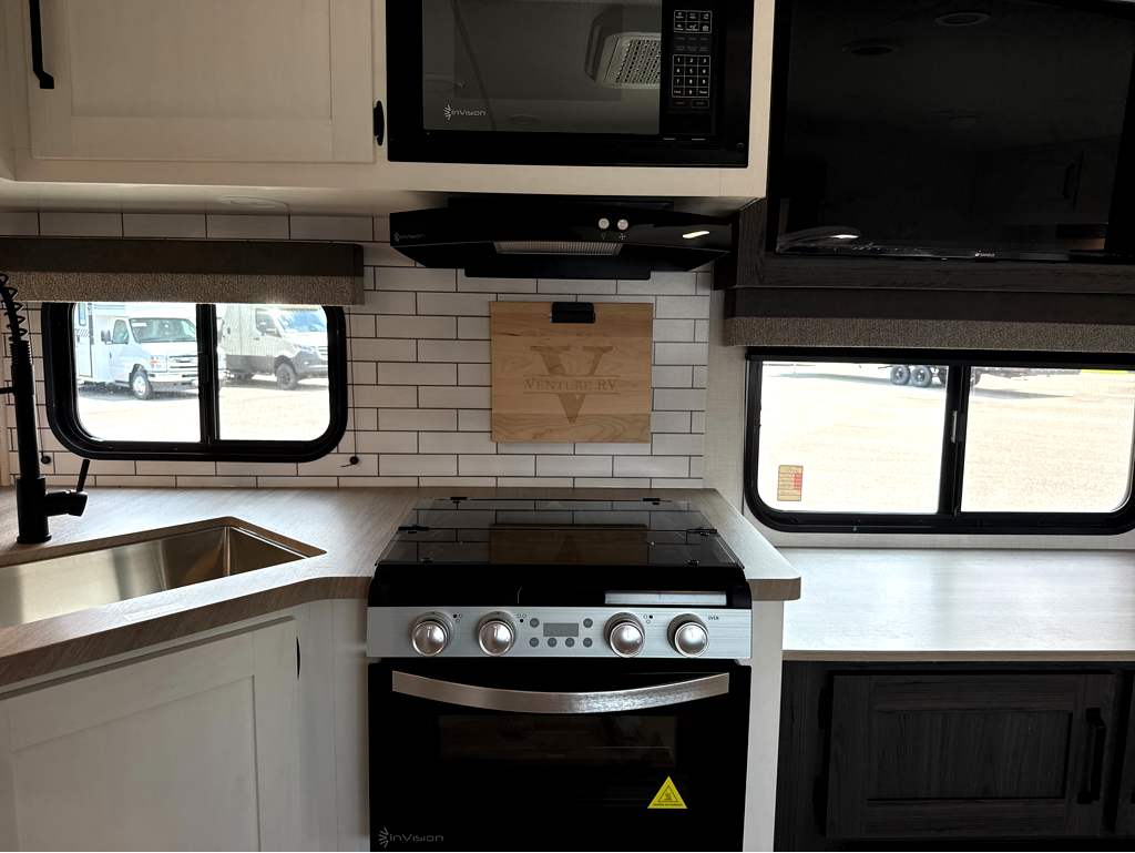2027 VENTURE RV SIENNA 241VRD - Image 20