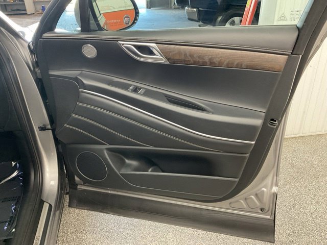 2024 Genesis GV80 Utility 4D Advanced AWD I4 - Image 30