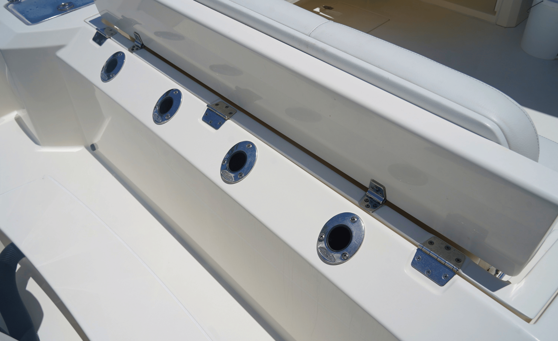 2021 COBIA 330DC - Image 13