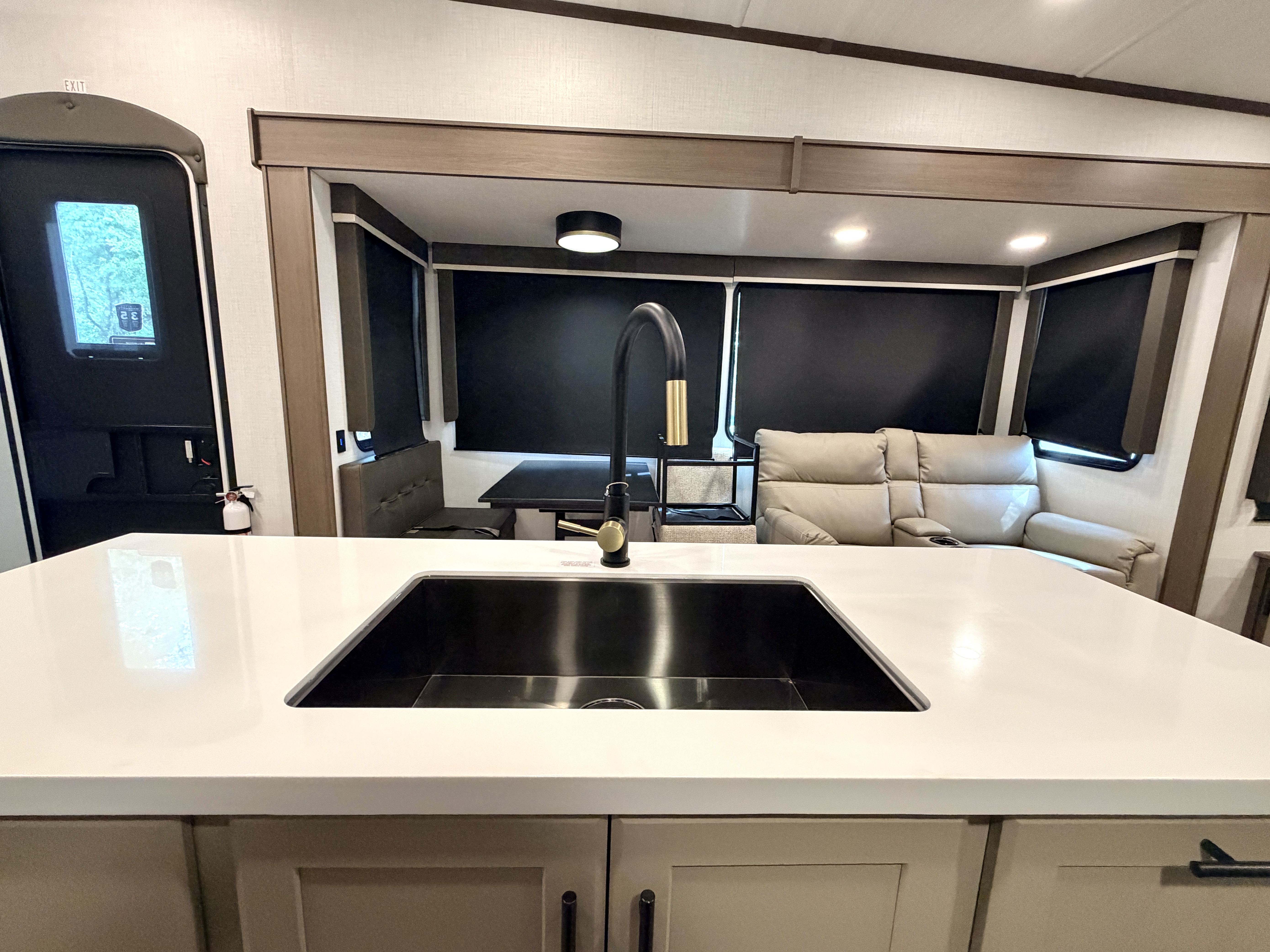 2027 Keystone Cougar 316RLS - Image 15