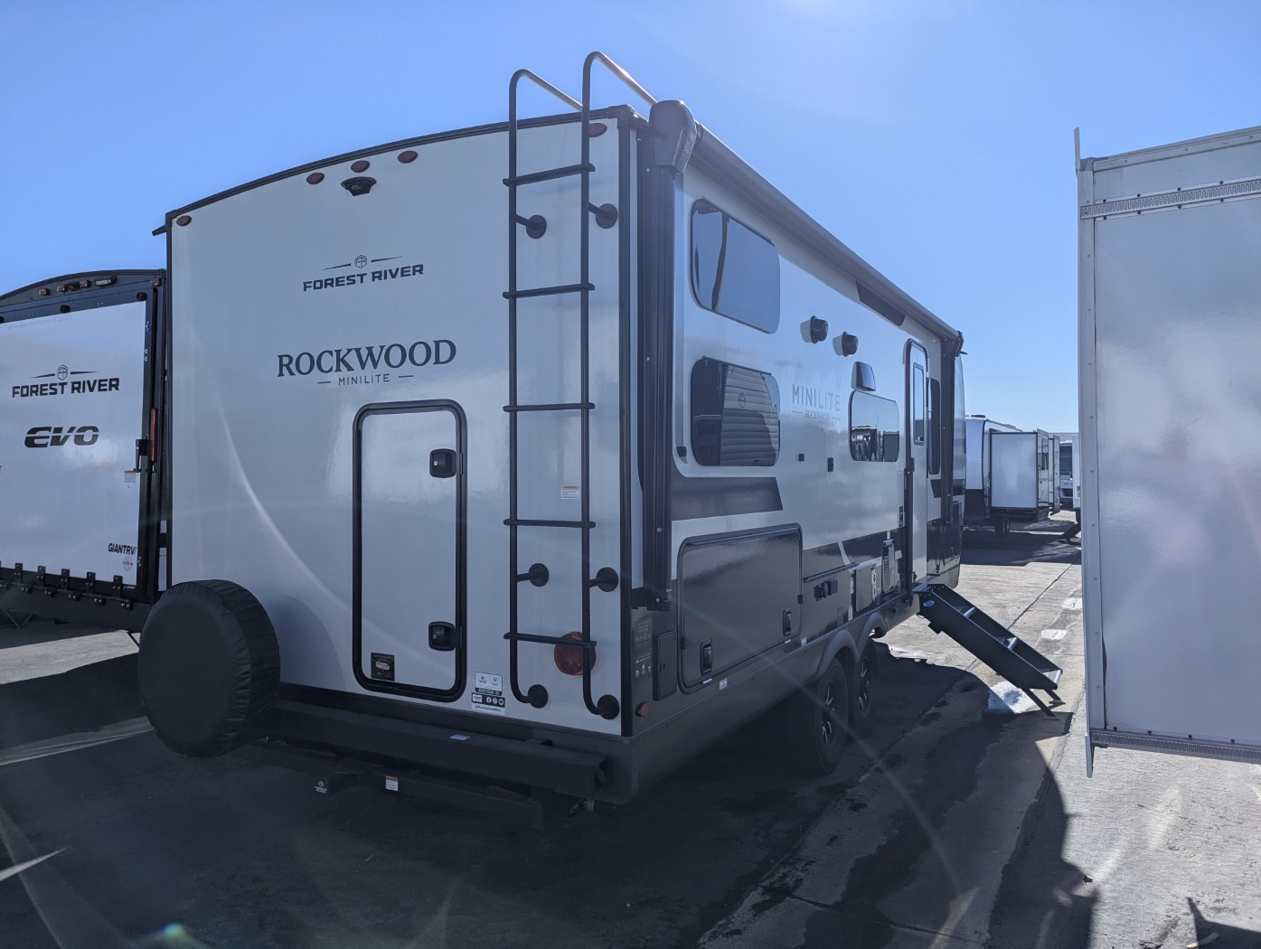 2026 Forest River Rockwood Mini Lite 2509S - Image 5