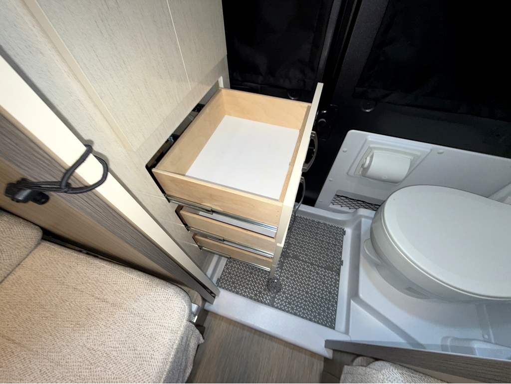 2025 ENTEGRA COACH ETHOS 20T - Image 20