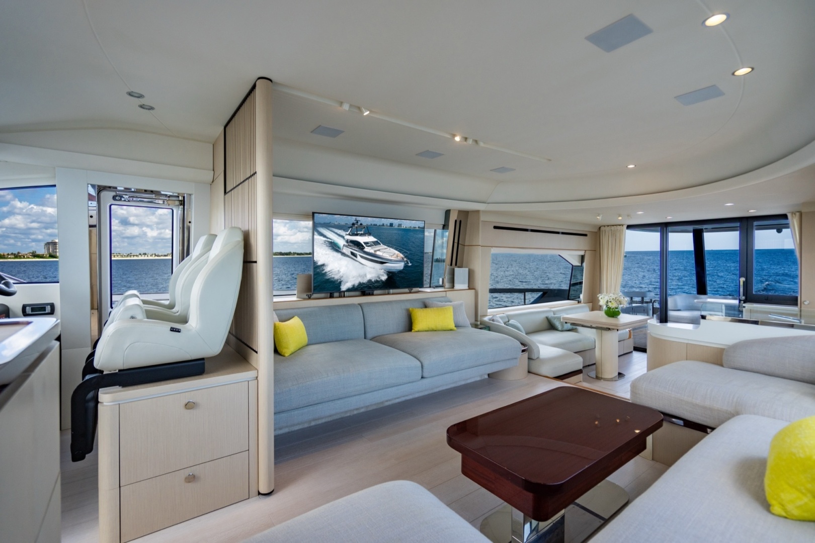 2023 Azimut Azimut Fly 68 Base - Image 10