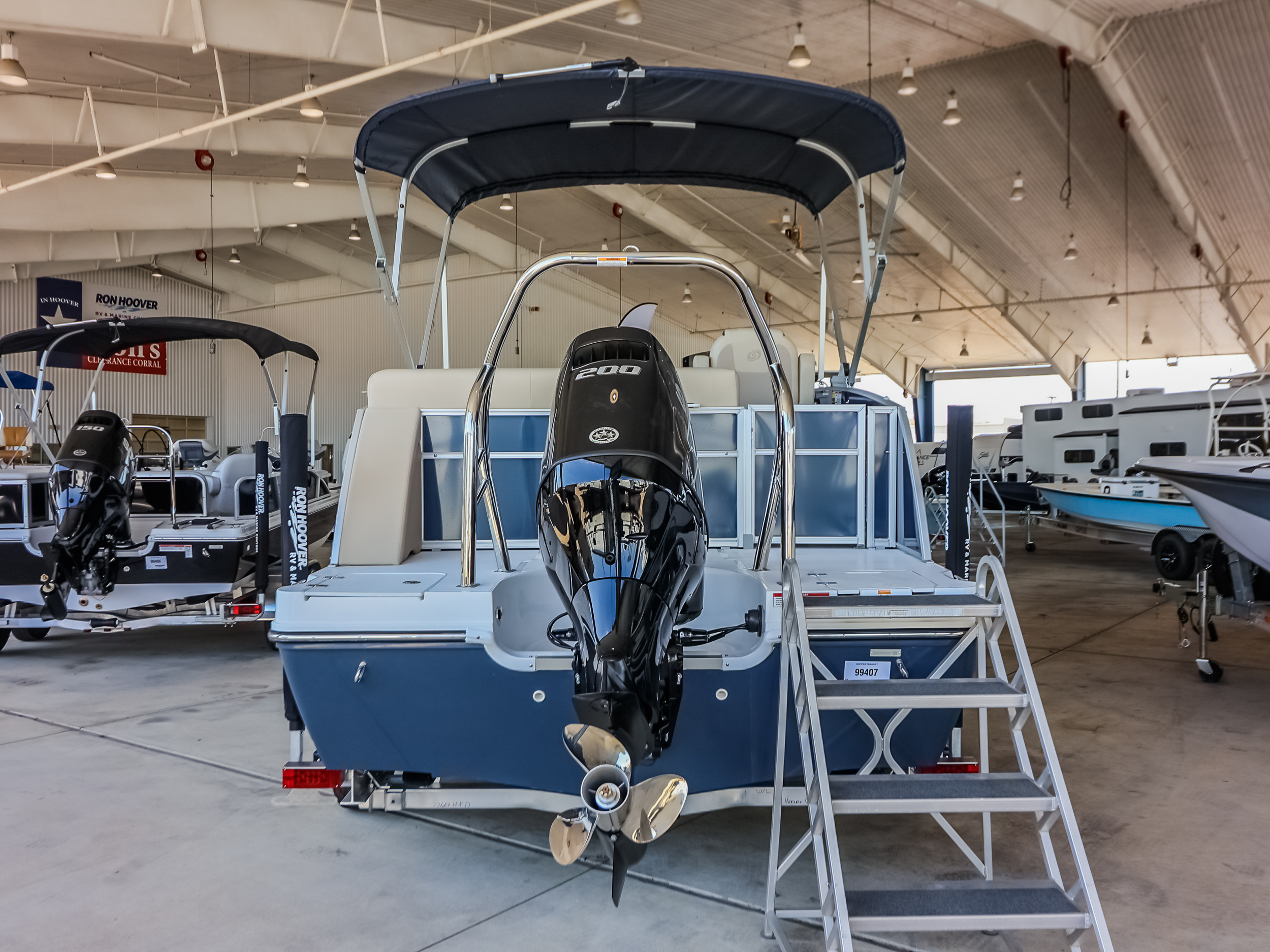 2027 Hurricane FunDeck 2260 REF - Image 6
