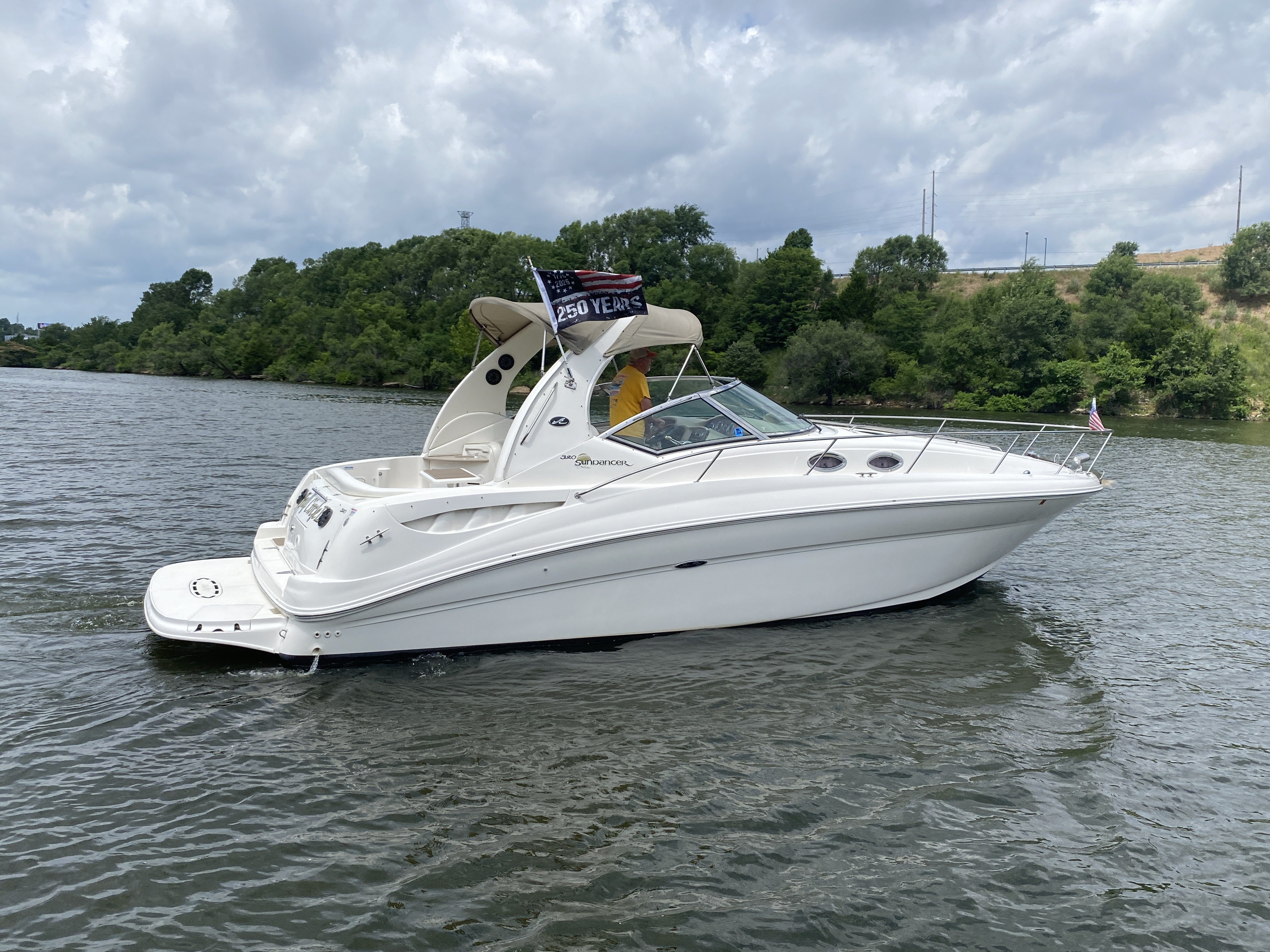 2003 Sea Ray 320 Sundancer - Image 3
