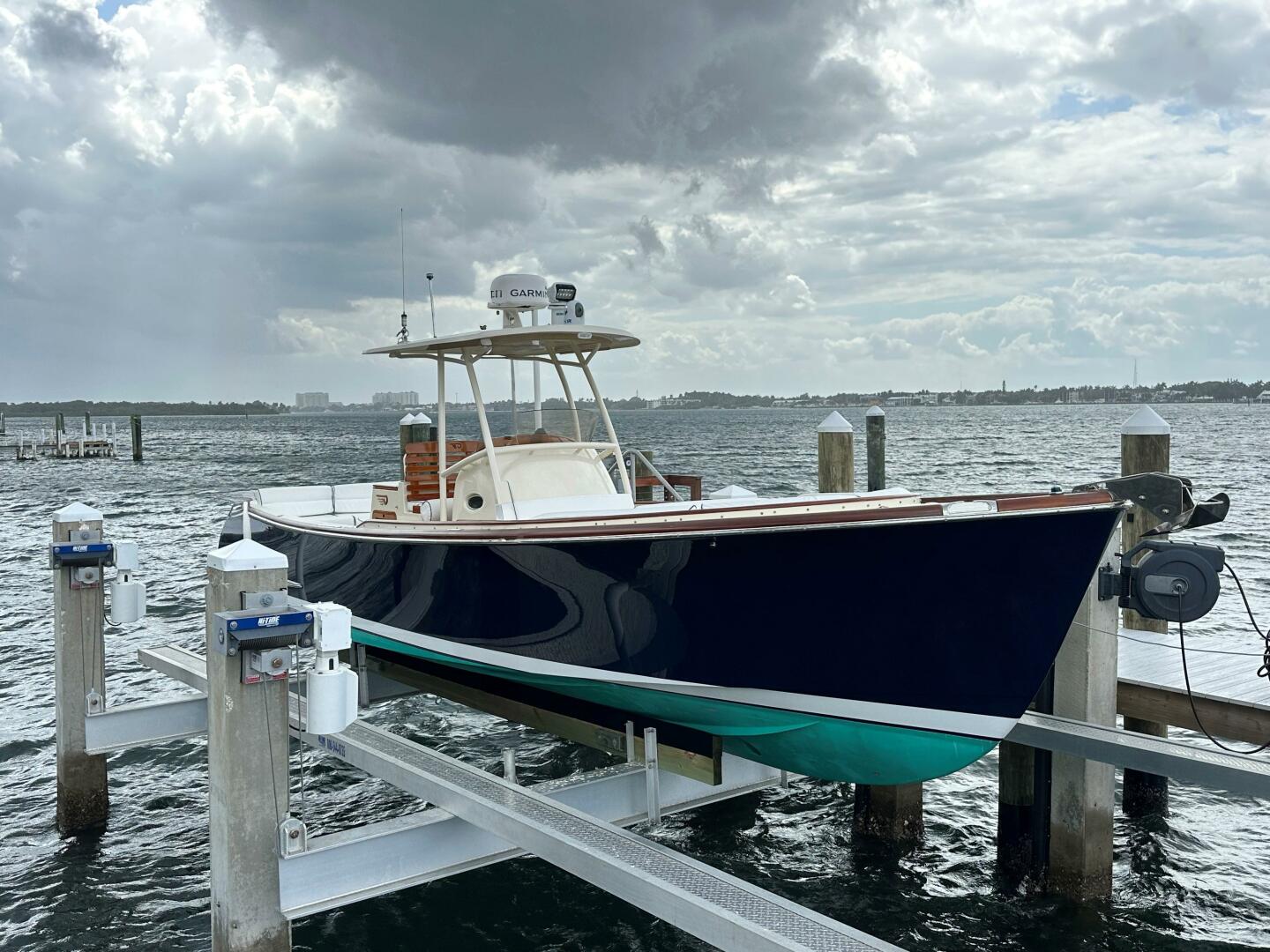 2002 Hinckley Talaria 29 C - Image 2