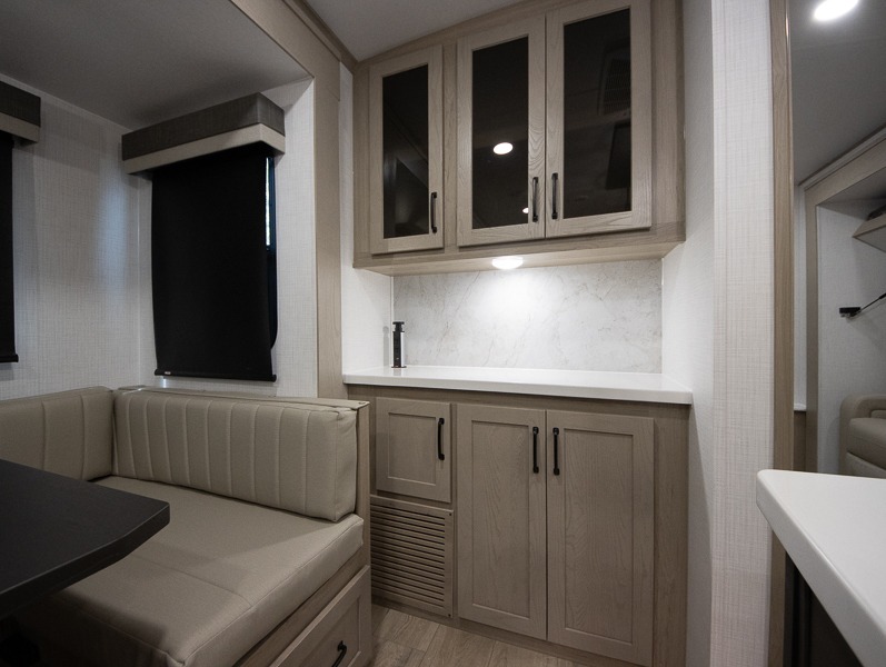 2025 Forest River Rockwood Signature Ultra Lite 8336BH - Image 15