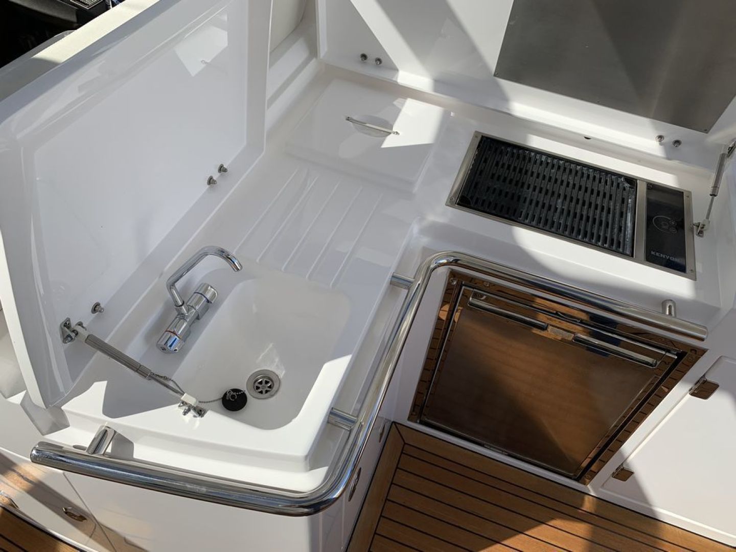 2014 Sunseeker San Remo - Image 11