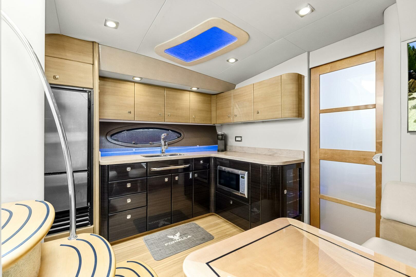 2016 Formula 45 Yacht - Image 20