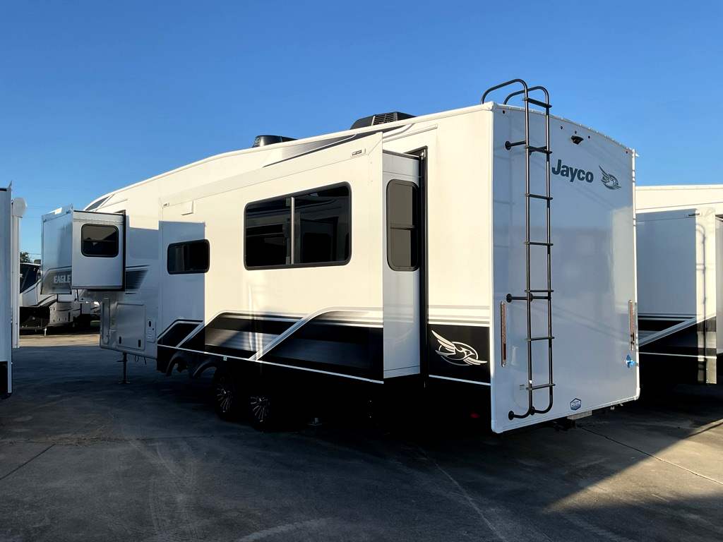 2026 JAYCO Eagle 335 LSTS - Image 4