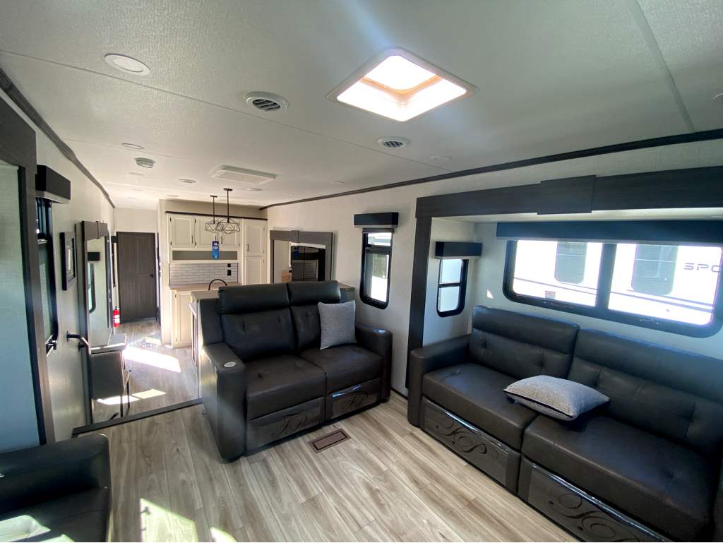 2026 VENTURE RV SPORTTREK 365VFL - Image 14