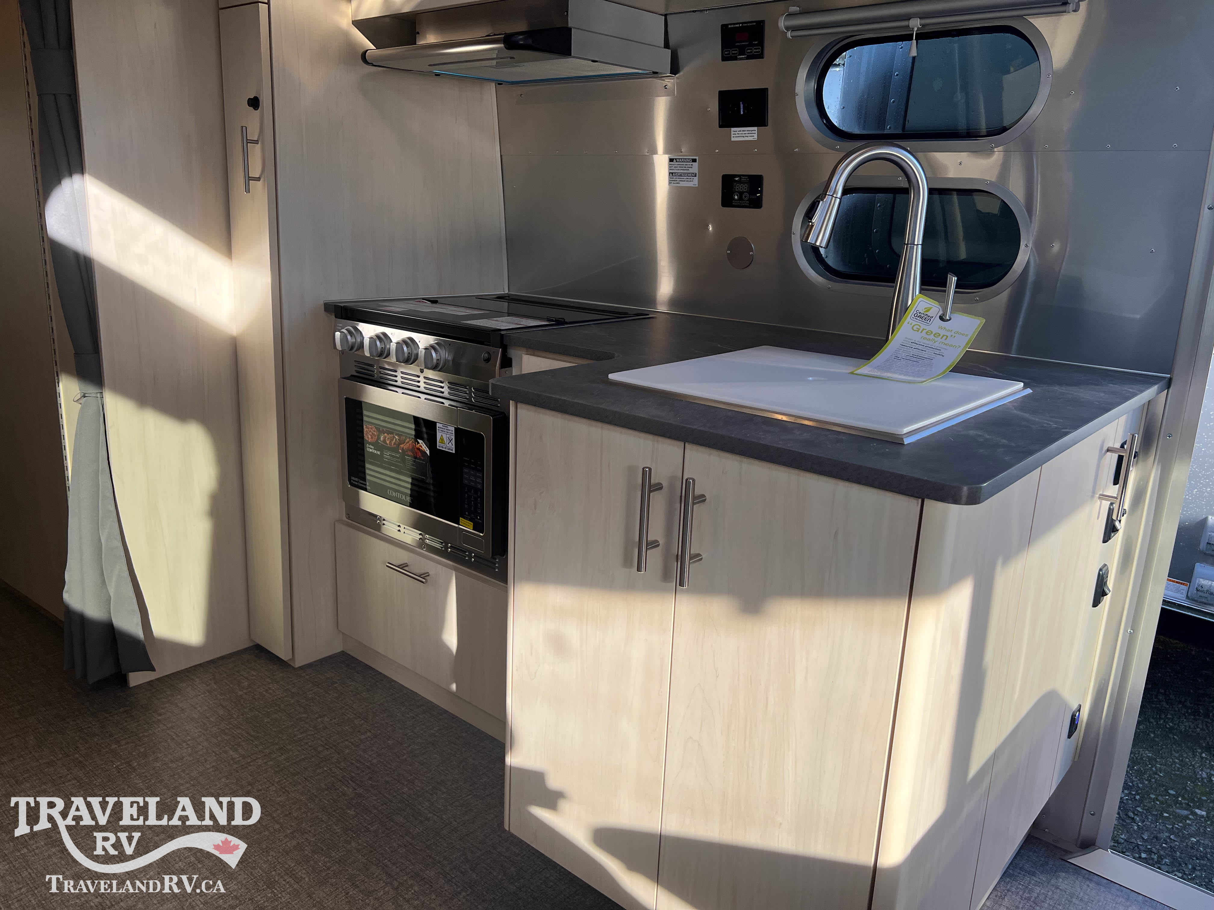 2026 Airstream Flying Cloud 23FBQ - Image 11