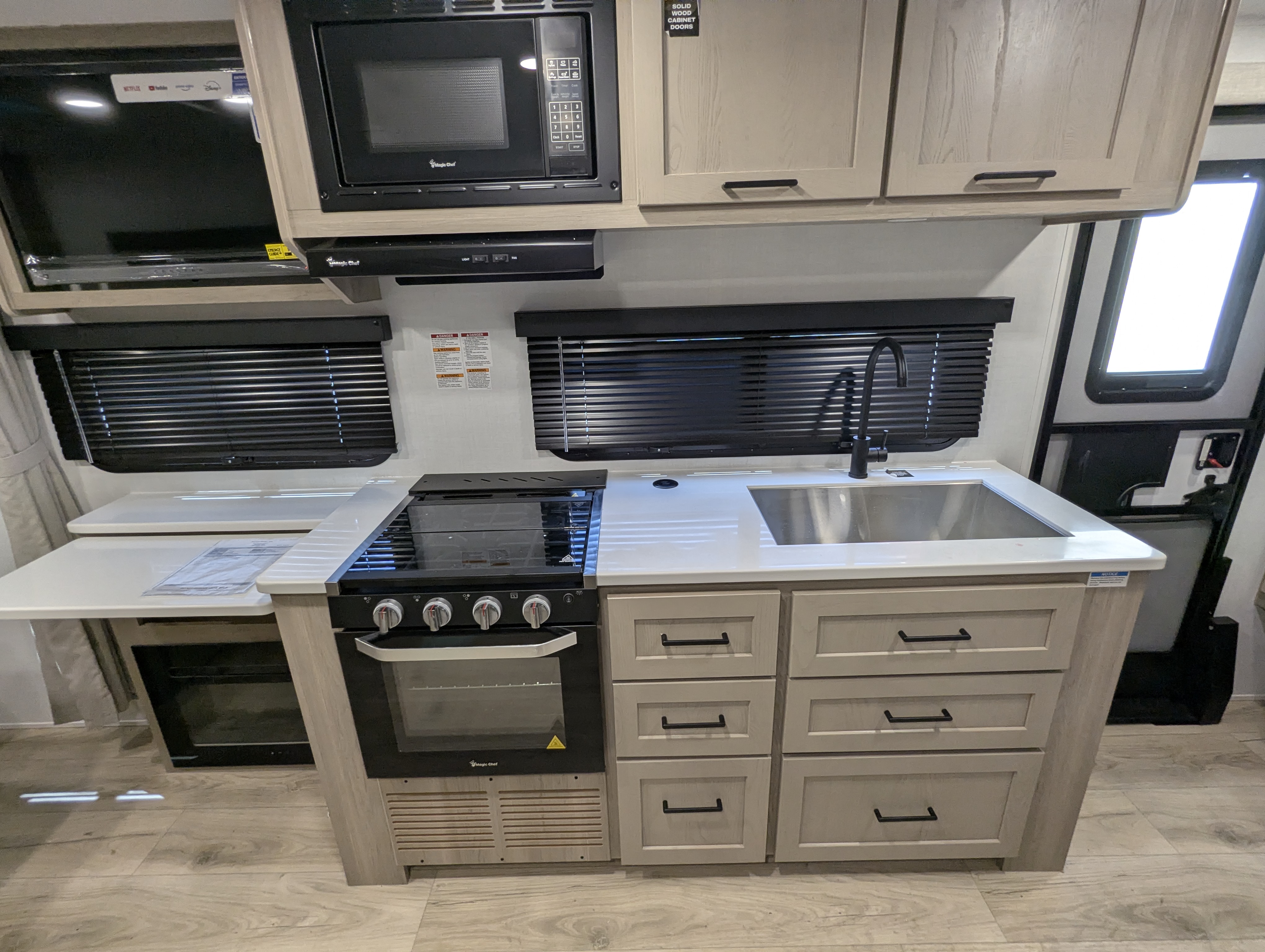 2026 Forest River Rockwood Mini Lite 2205S - Image 11