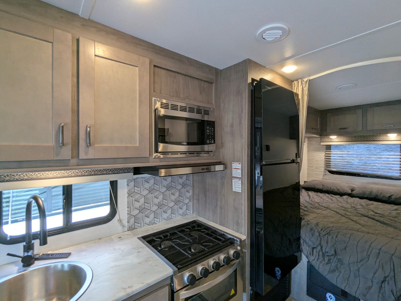 2025 Gulf Stream Conquest Class C 6238 - Image 15