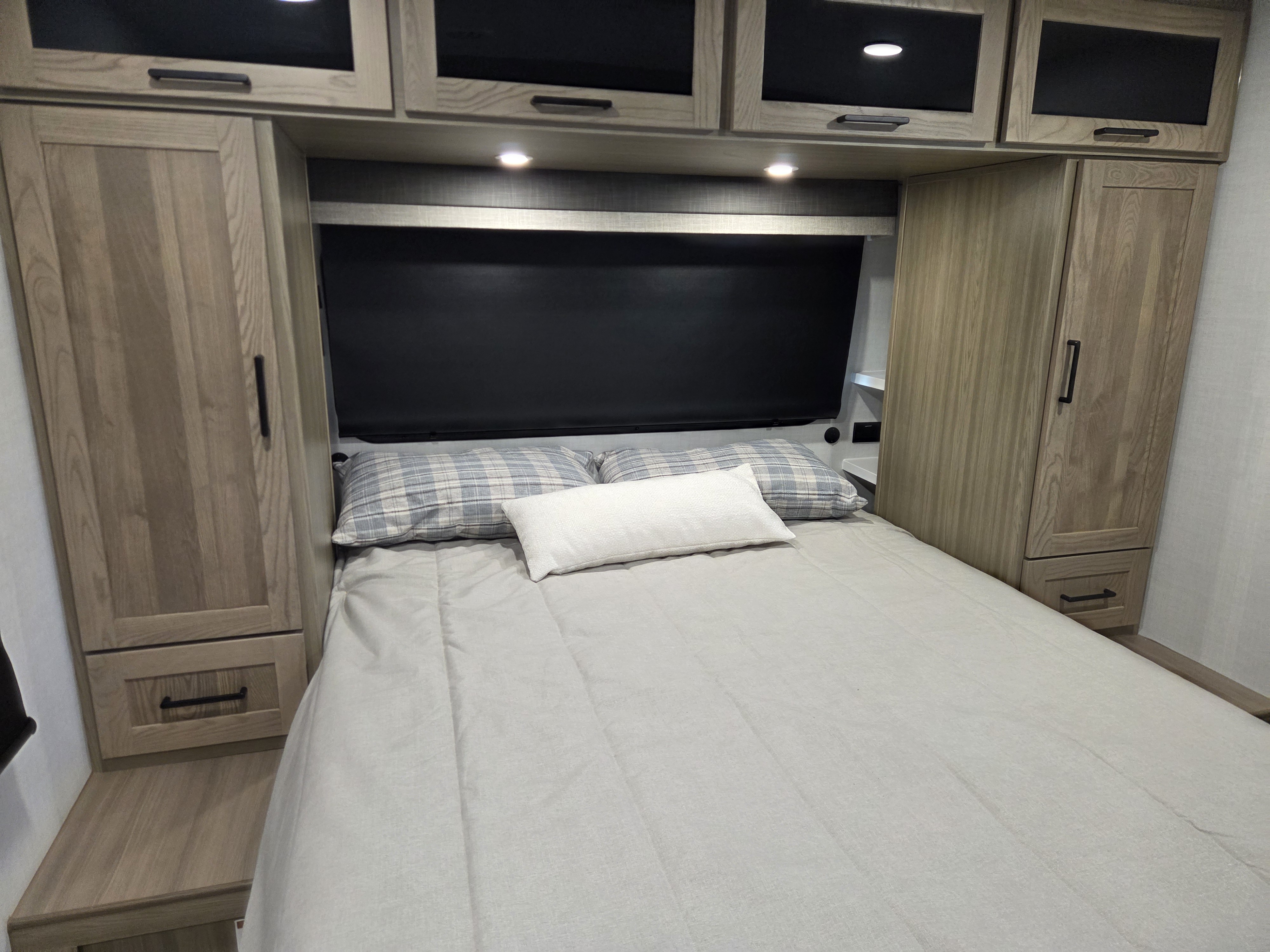 2027 Forest River Rockwood Ultra Lite 2706BH - Image 15