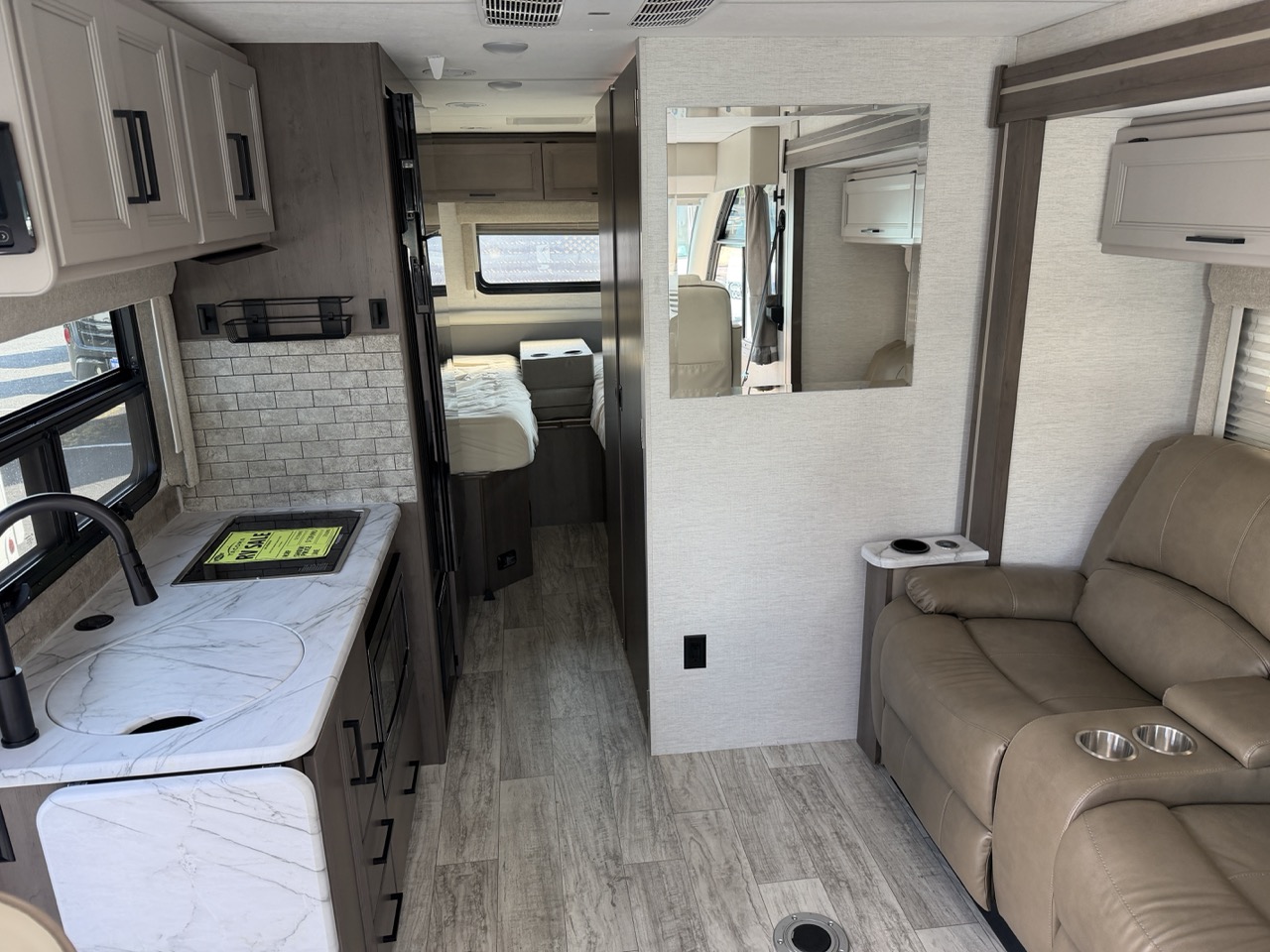 2025 Thor Motor Coach Freedom Traveler A24 - Image 5