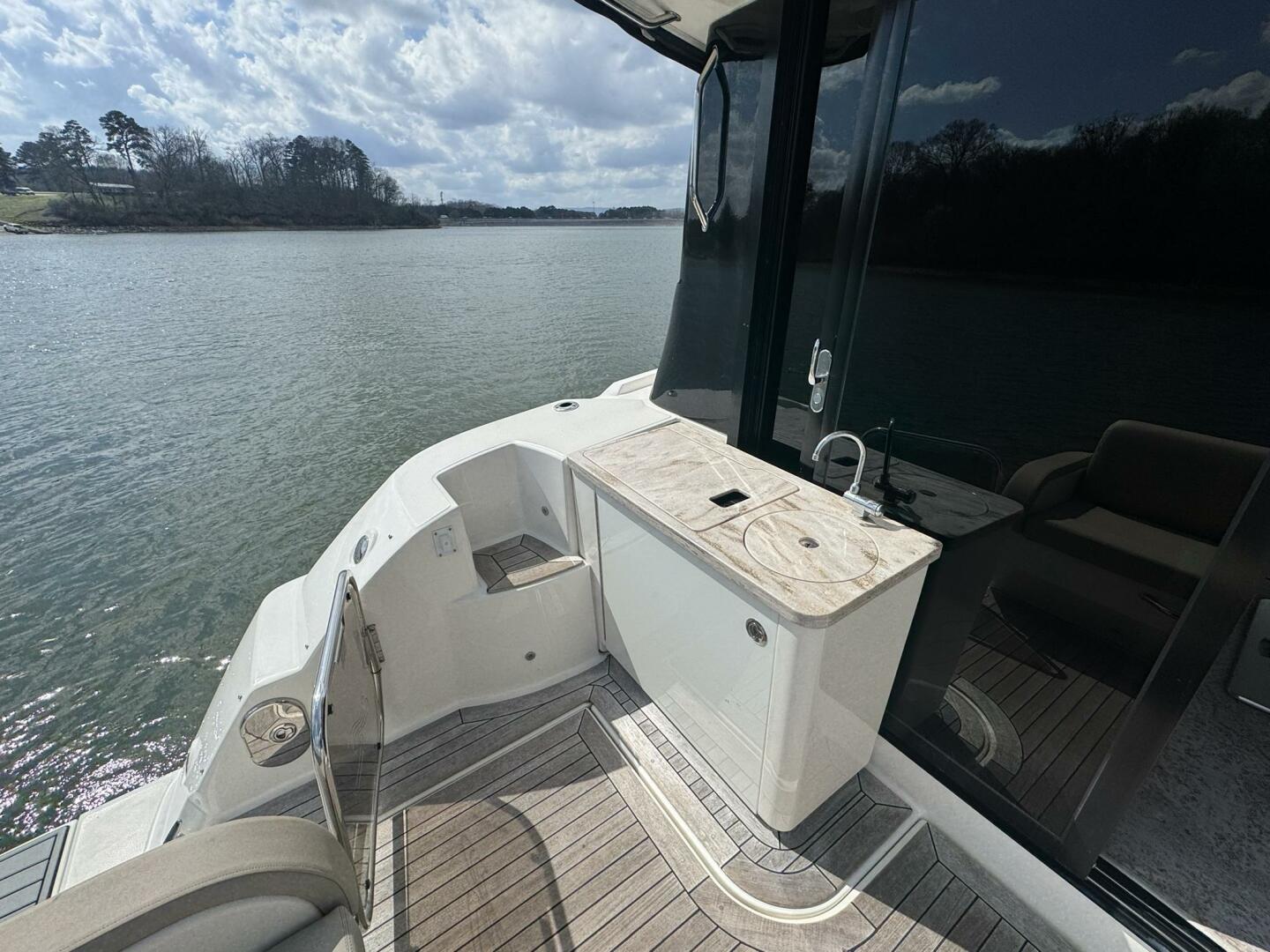 2015 Sea Ray - Image 6