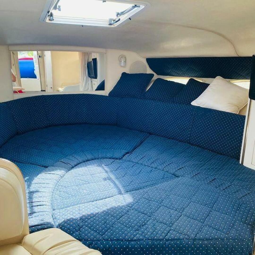 1999 Sea Ray Sundancer - Image 4