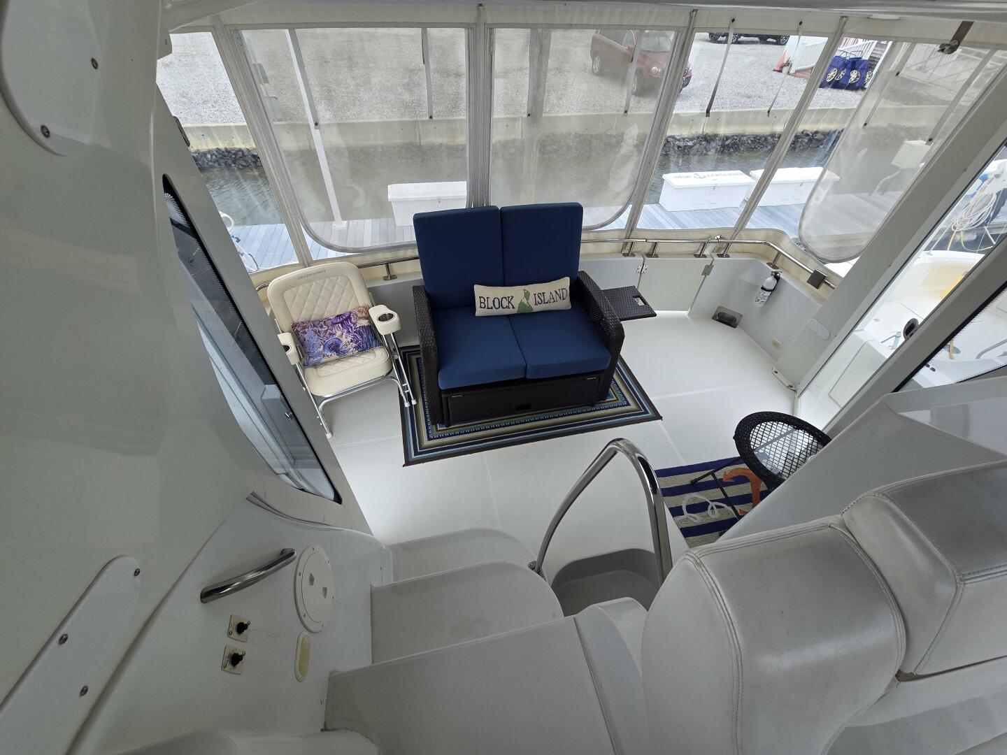 2002 Carver 444 Cockpit Motor Yacht - Image 16