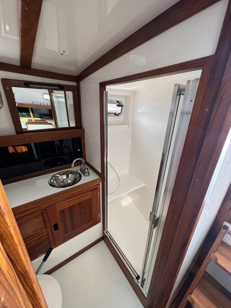 2022 Ellis 36 Express Cruiser - Image 29