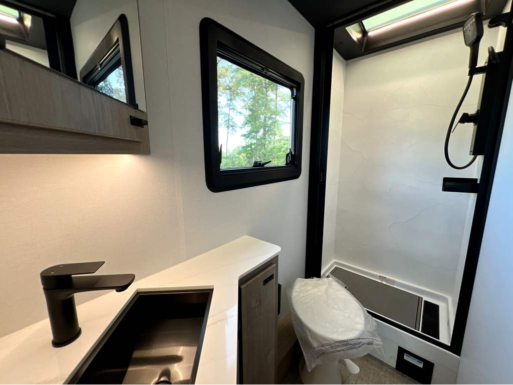 2027 Grand Design Lineage Series M 25FW - Image 20