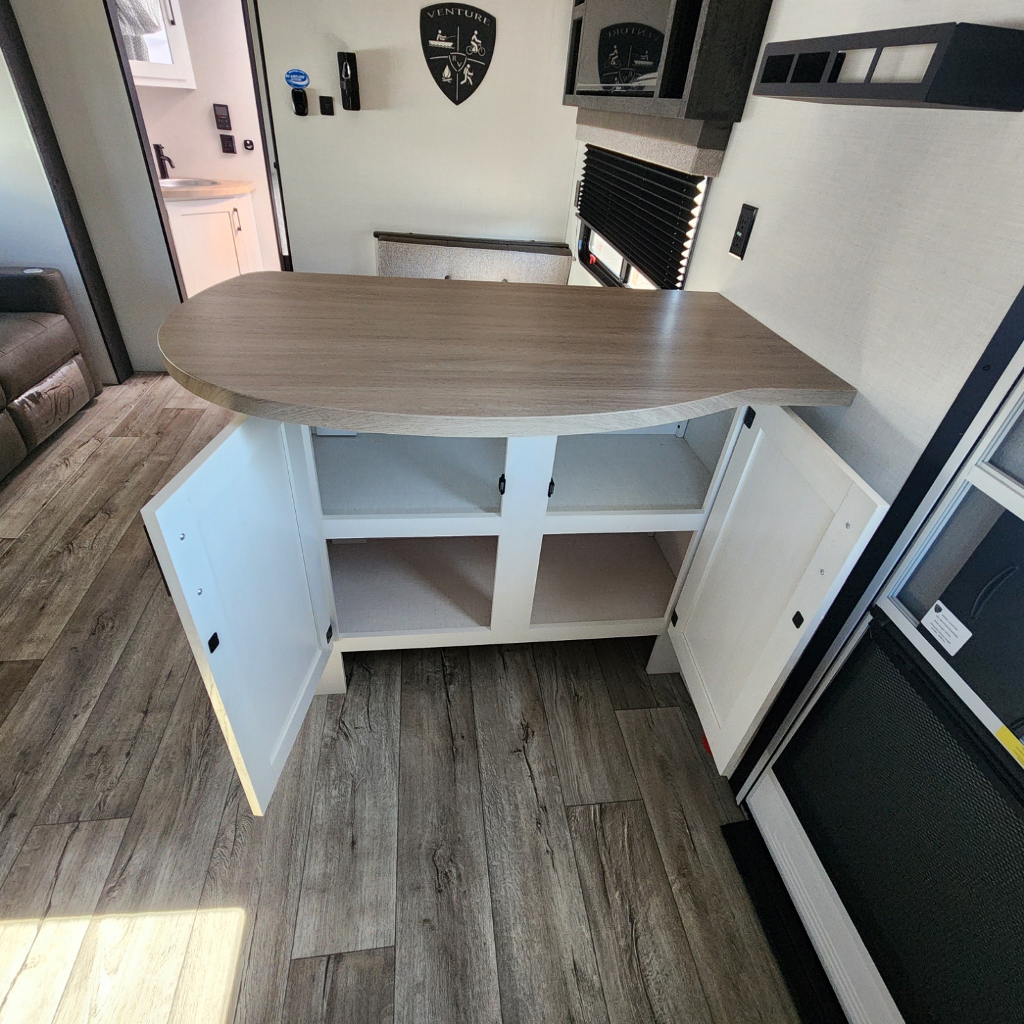 2026 VENTURE RV SIENNA 231VRK - Image 41