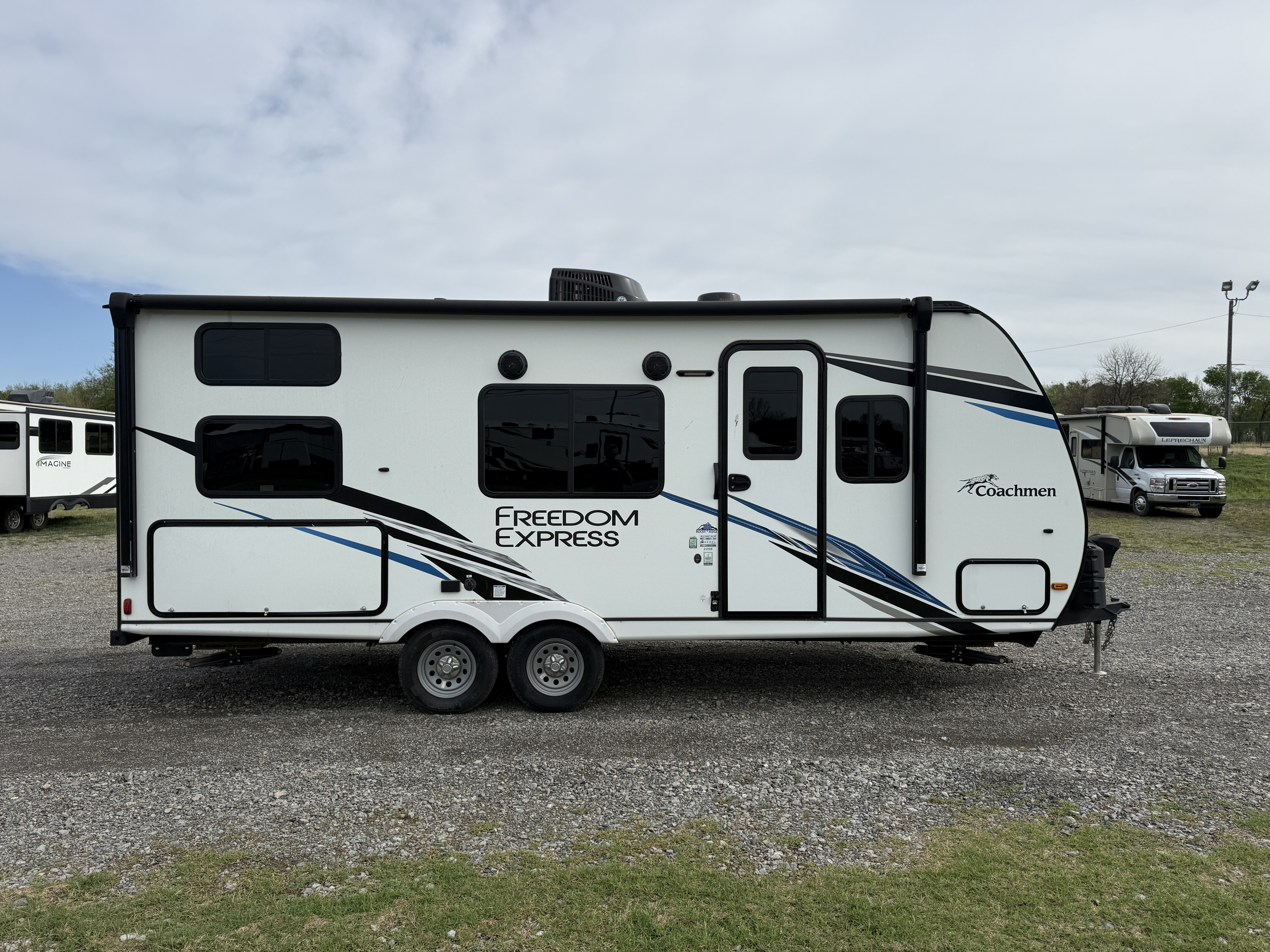 2023 Coachmen Freedom Express Select 22SE - Image 8