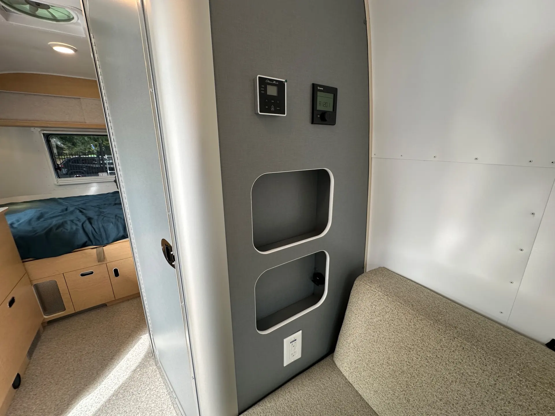 2027 Airstream World Traveler 17Rb - Image 21