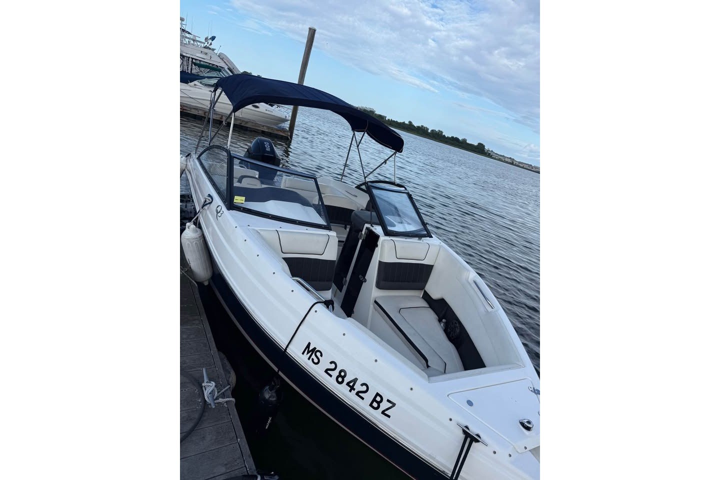 2019 Rinker Q3 OB - Image 8