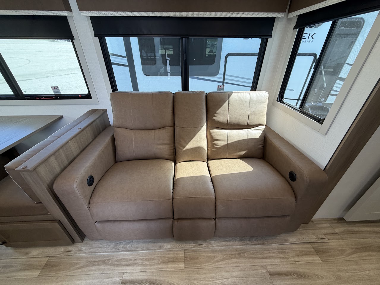 2027 VENTURE RV SPORTTREK 343VBH - Image 19