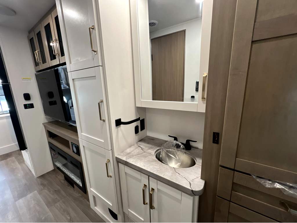 2027 ENTEGRA COACH ODYSSEY 30Z - Image 17