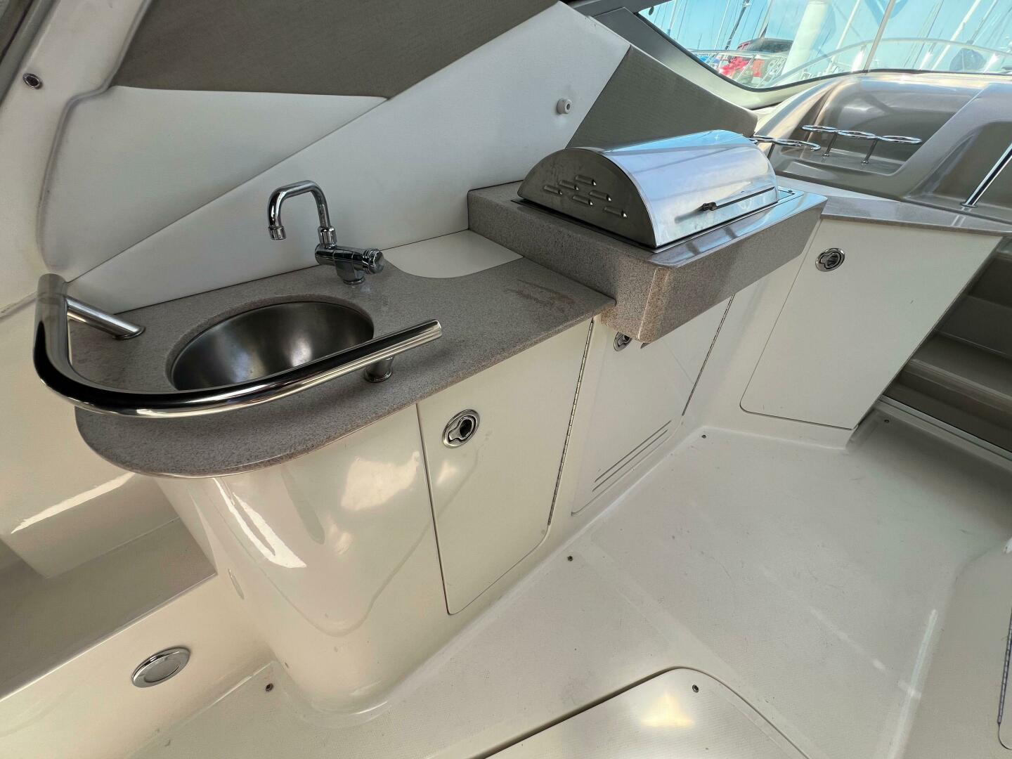 2007 Sea Ray 310 Sundancer - Image 7