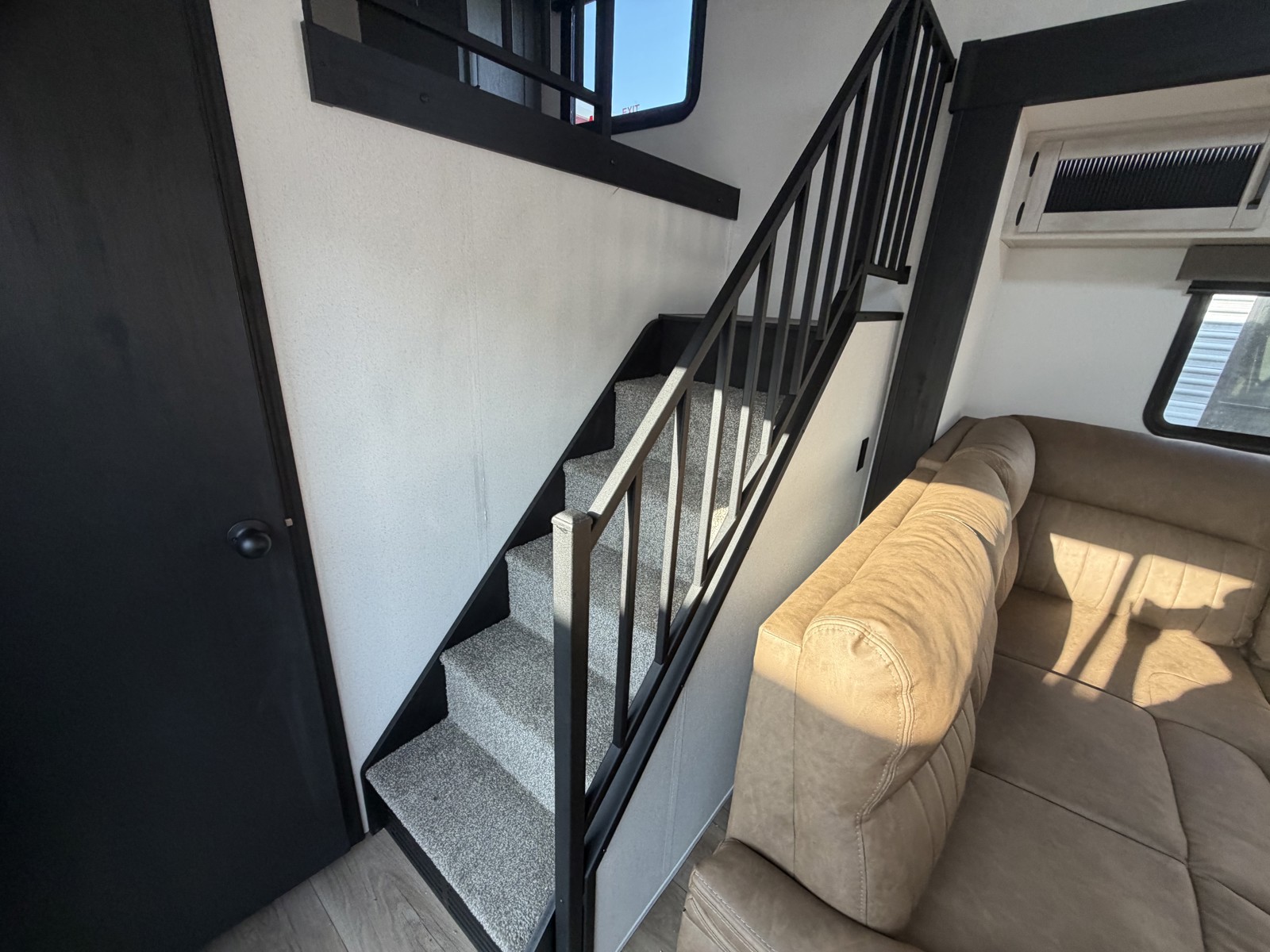 2026 PALOMINO PUMA 420LFT - Image 24