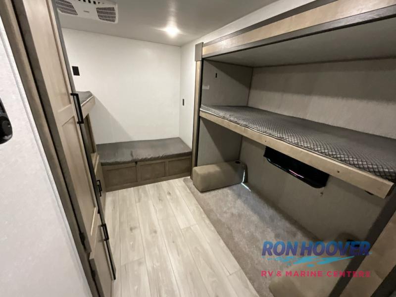 2025 KEYSTONE 310BR - Image 21