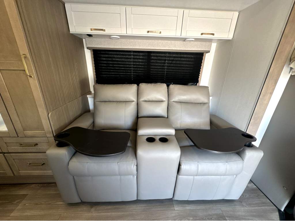 2027 ENTEGRA COACH ODYSSEY 24B - Image 19