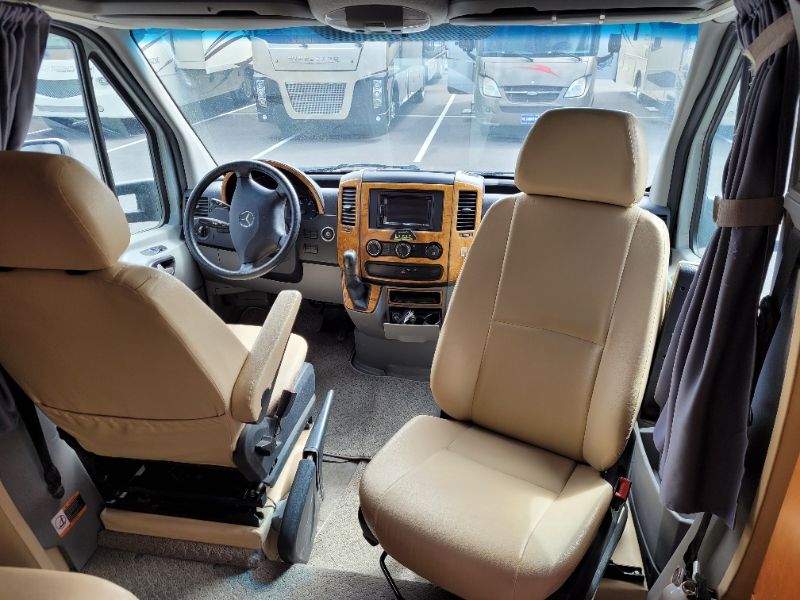 2011 Leisure Travel Unity 24MB - Image 3