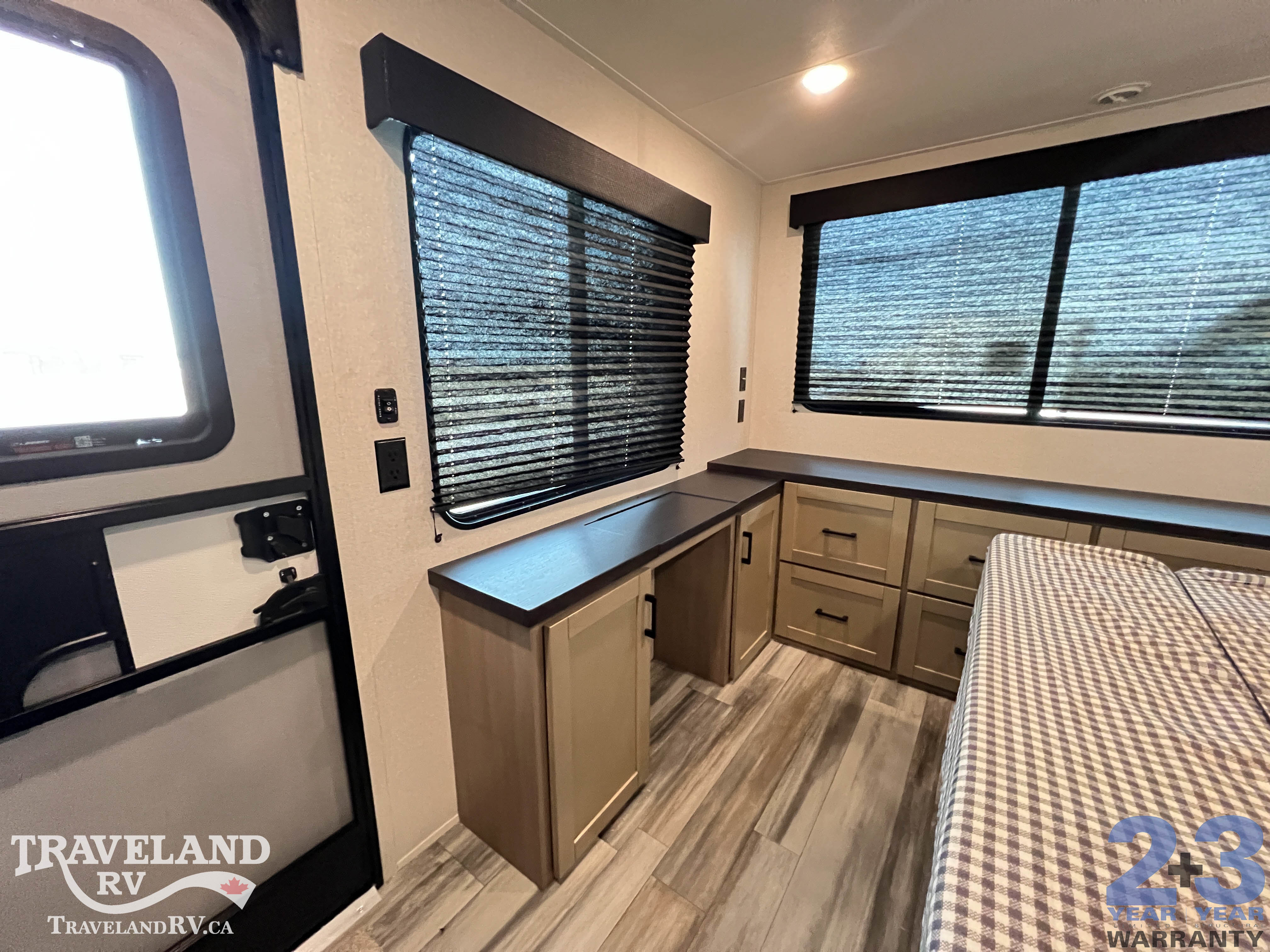 2026 Jayco Jay Flight Bungalow 401LOFTDS - Image 34