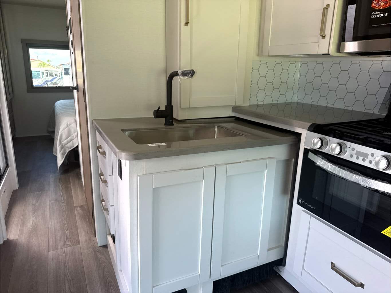 2027 ENTEGRA COACH VISION XL 31UL - Image 18