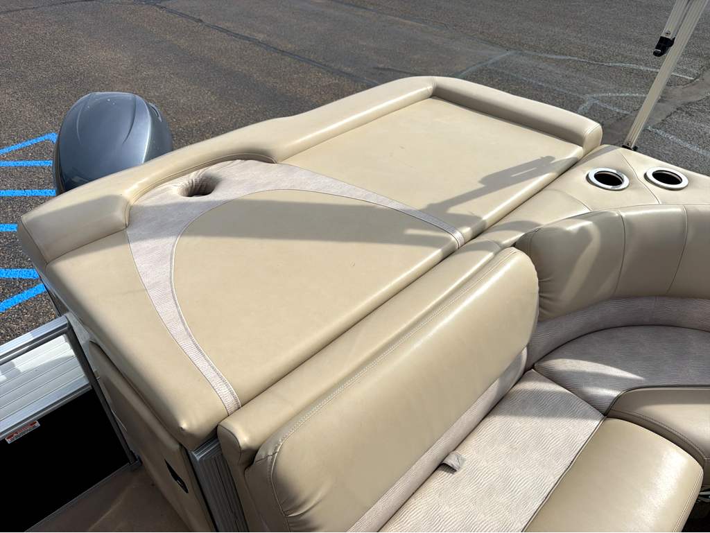 2013 Bennington 2275RL - Image 17