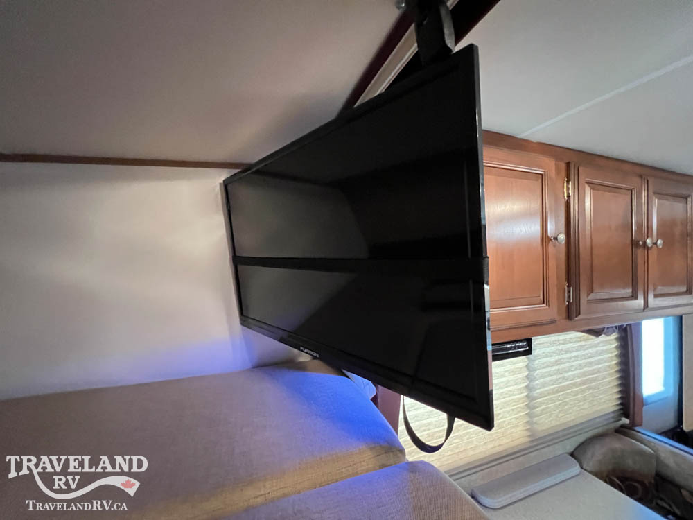 2015 Forest River LEPRECHAUN 317SA - Image 16
