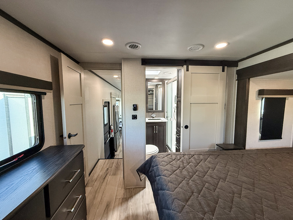 2026 KEYSTONE 380LT - Image 29