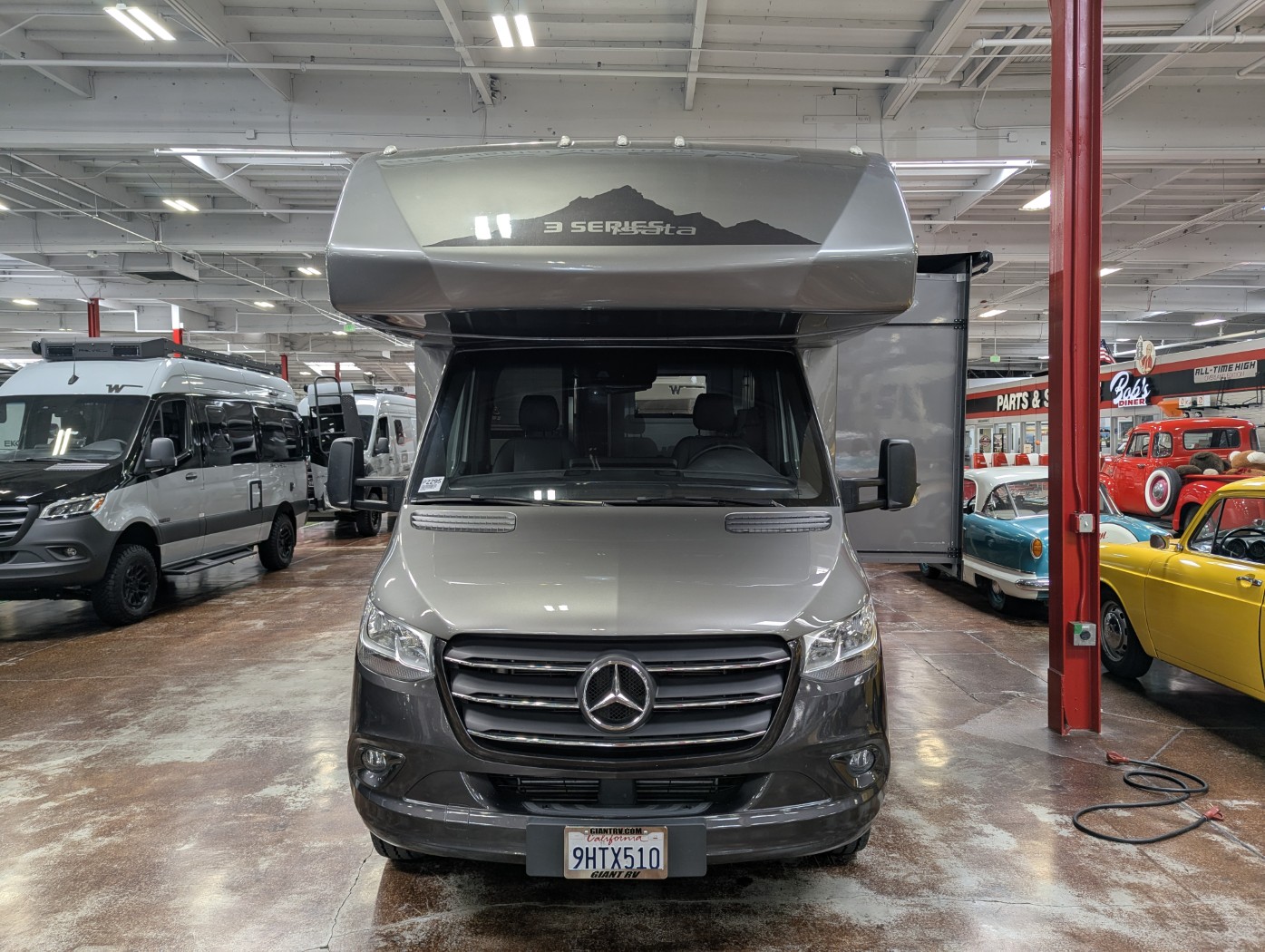 2024 Dynamax Corp Isata 3 Series 24FW - Image 2