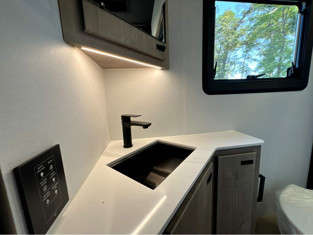 2027 Grand Design Lineage Series M 25FW - Image 21