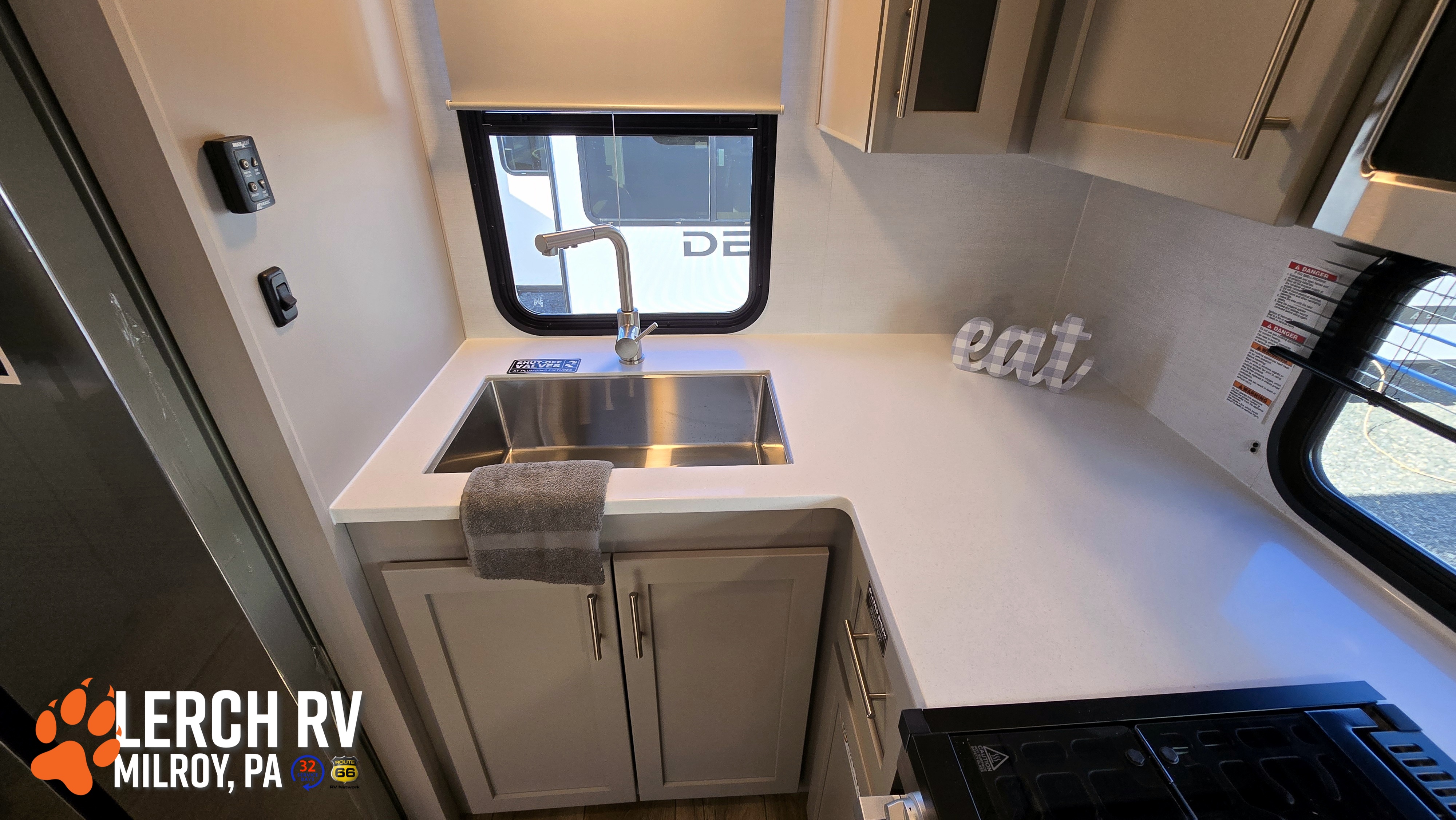 2026 Alliance RV AVENUE 35RKS - Image 18