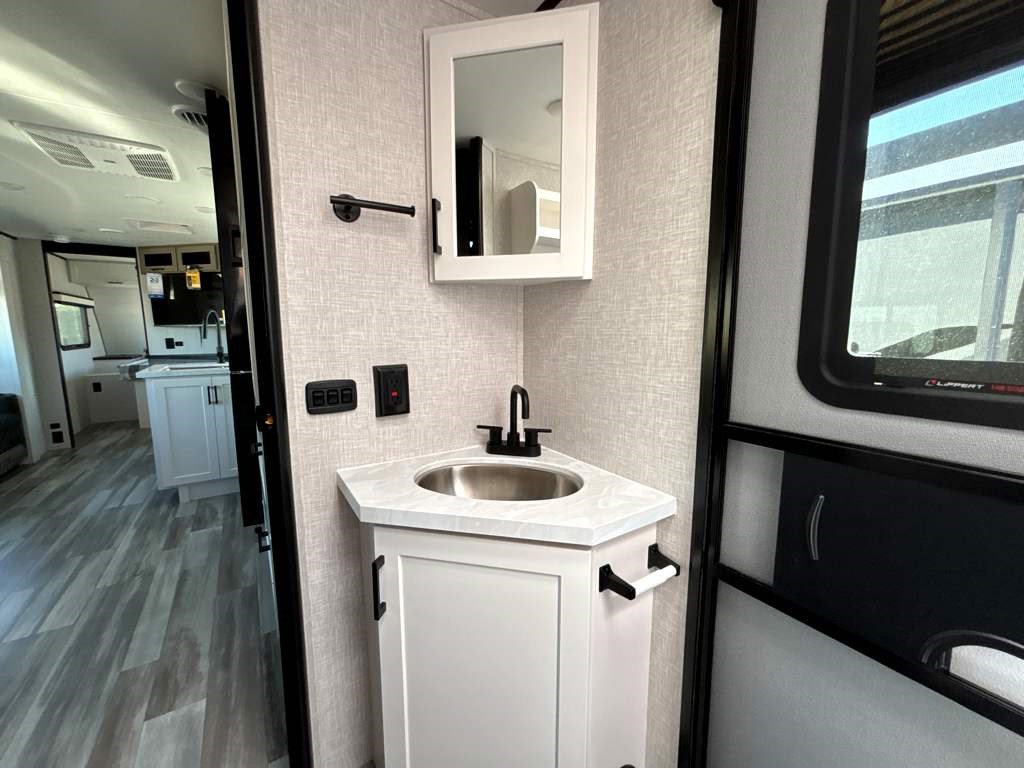 2026 JAYCO JAY FEATHER 29BHB - Image 20