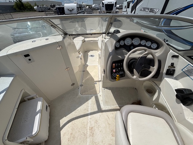 2004 STINGRAY 220DR - Image 15