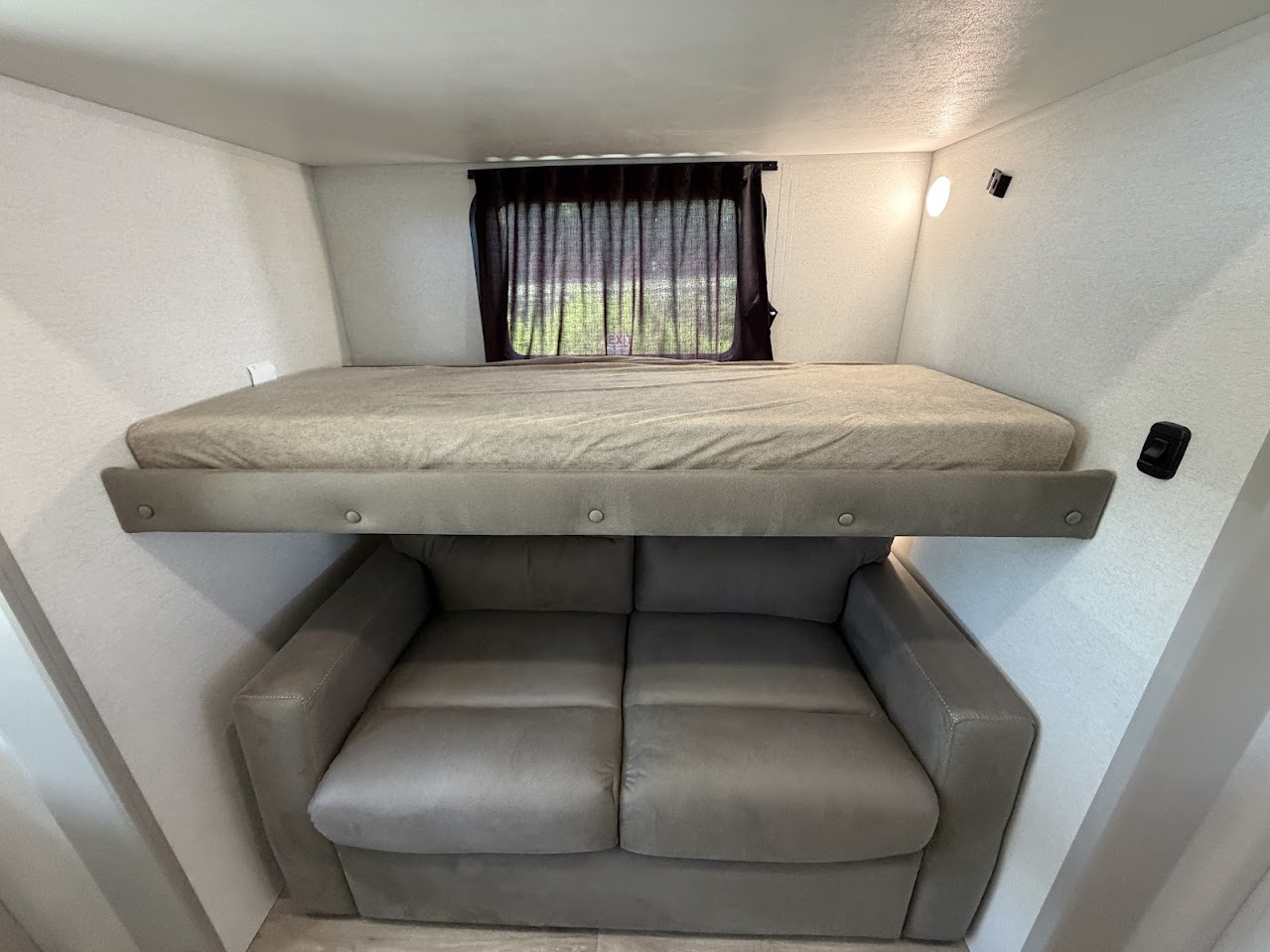 2027 JAYCO NORTH POINT 391TBBH - Image 40